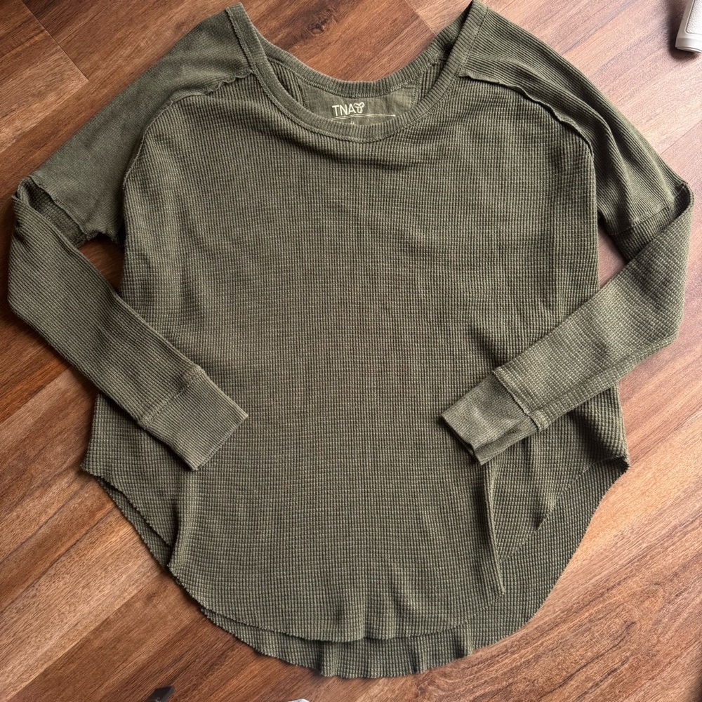 TNA Waffle Knit Olive Long Sleeve Top Slouchy Relaxed Casual Minimalist Lounge - Picture 5 of 9